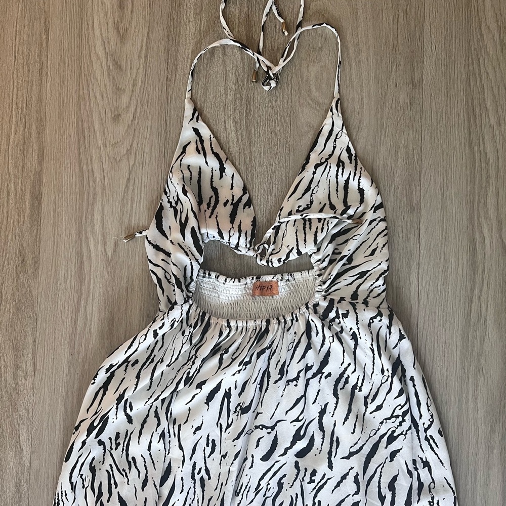 Zebra Print Maxi Cutout Halter Dress Size Medium - Picture 6 of 16